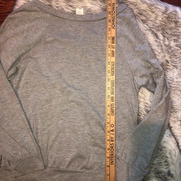 Beautiful sequin top - Picture 6 of 8